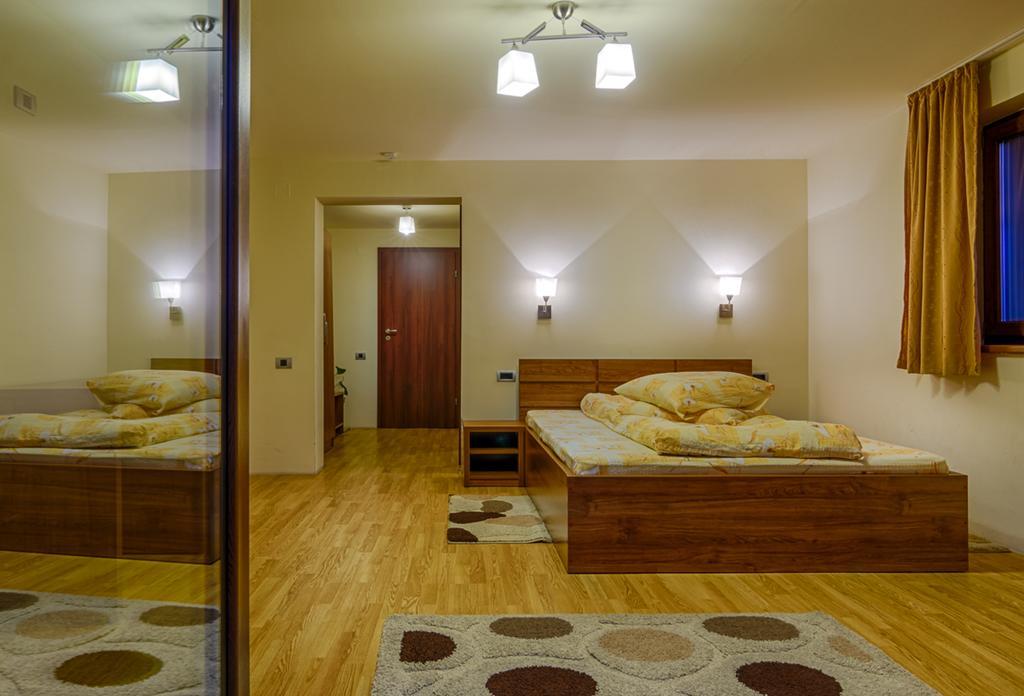 Panorama Pietrei Craiului Hotell Zărneşti Eksteriør bilde