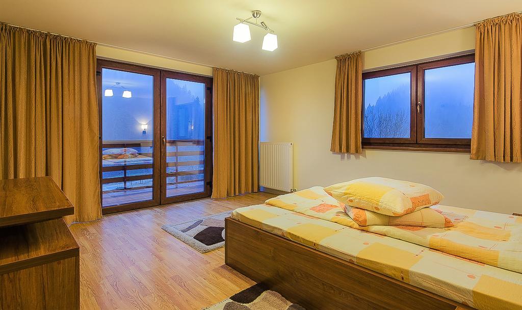 Panorama Pietrei Craiului Hotell Zărneşti Eksteriør bilde