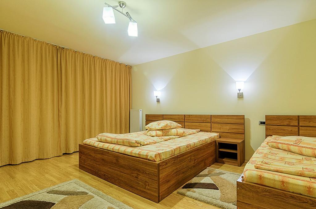 Panorama Pietrei Craiului Hotell Zărneşti Eksteriør bilde