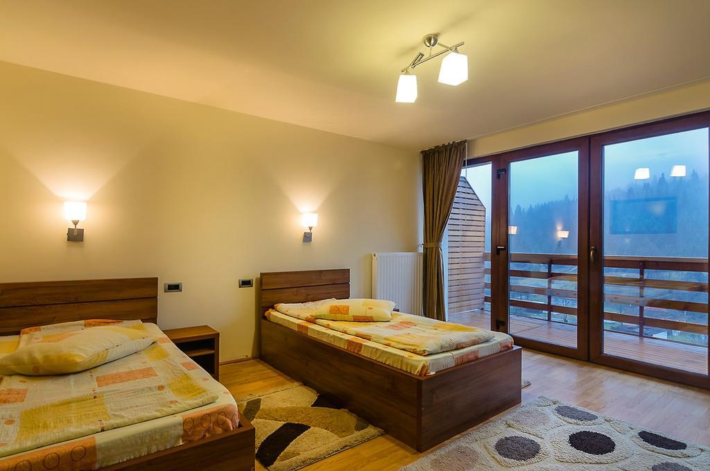Panorama Pietrei Craiului Hotell Zărneşti Eksteriør bilde